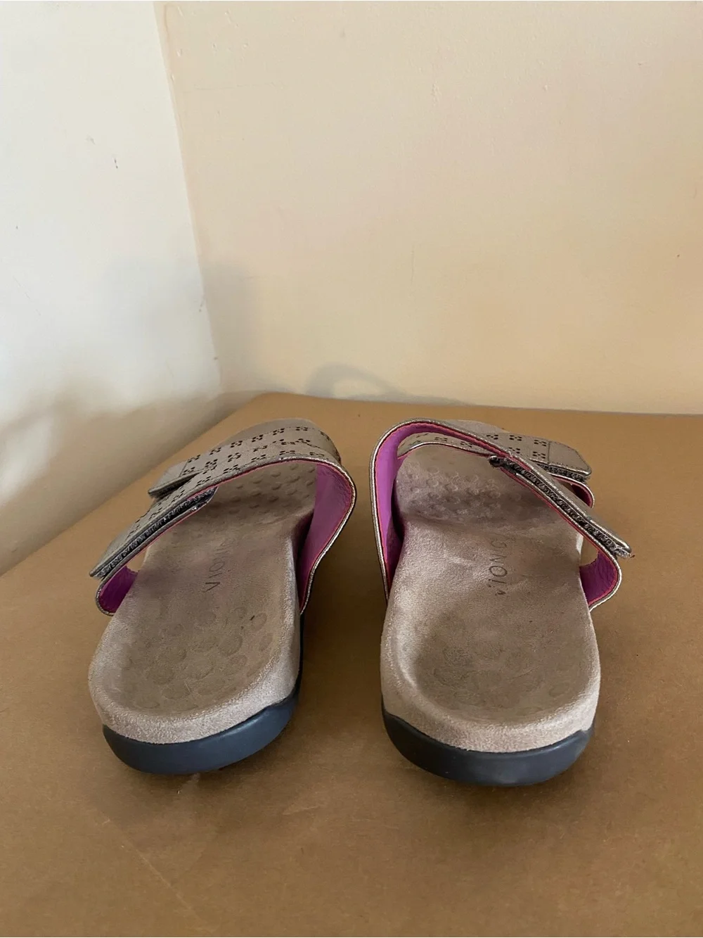 Vionic Sandals Size 8.5 Nakia, silver metallic straps, adjustable, comfort
